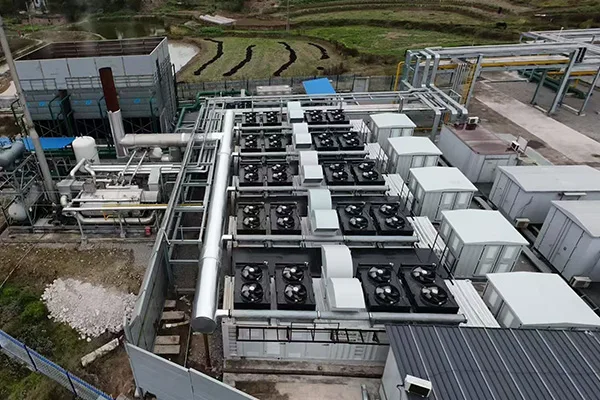 vários geradores a diesel em contêineres em usina de energia